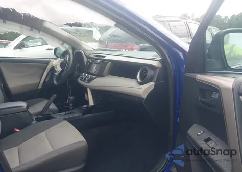 2015 Toyota Rav4 Le z USA, uszkodzony, nr VIN 2T3BFREV3FW358374